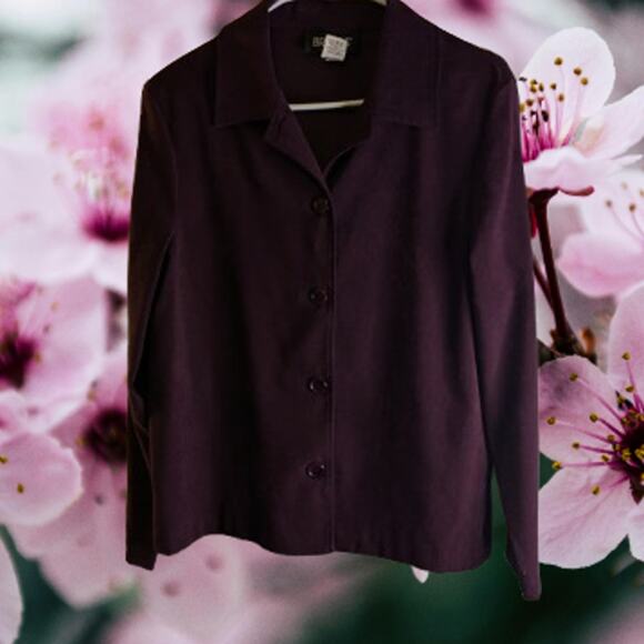 Briggs medium button down burgundy faux suede polyester blend stretch top. - Picture 1 of 1